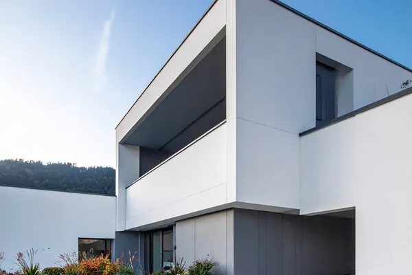 Maison contemporaine équipée de menuiseries extérieures